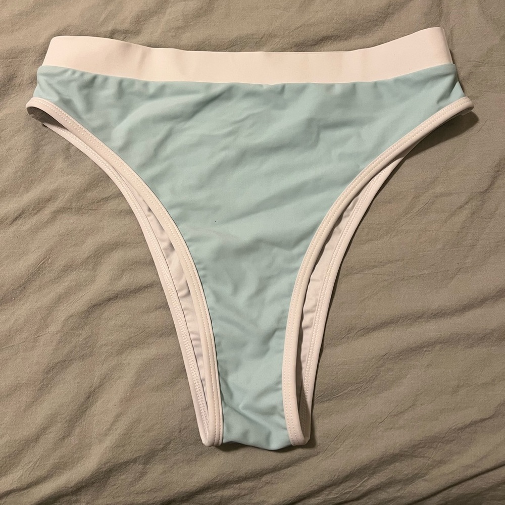 Chloe bottoms
